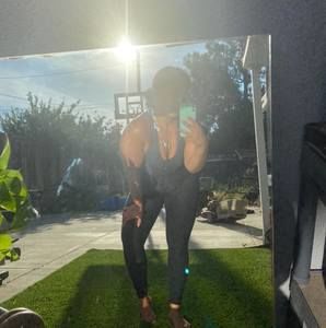 Meet your Posher, Julia